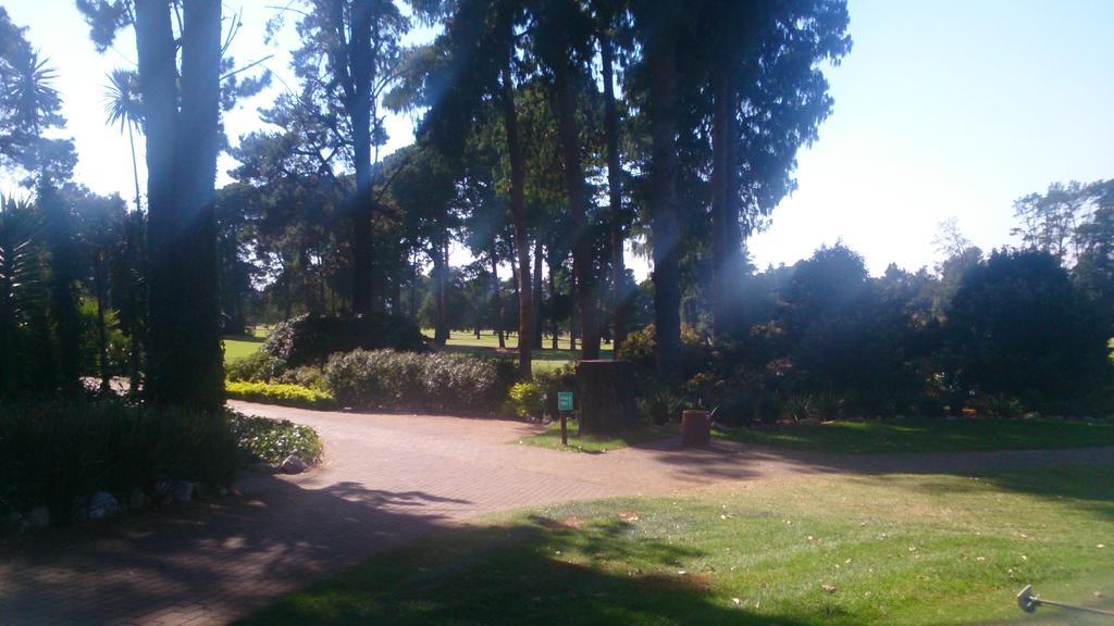 Magaliqua Guest House Noordheuwel 外观 照片