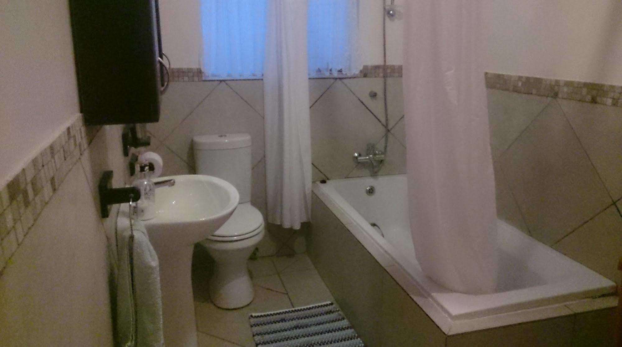 Magaliqua Guest House Noordheuwel 外观 照片