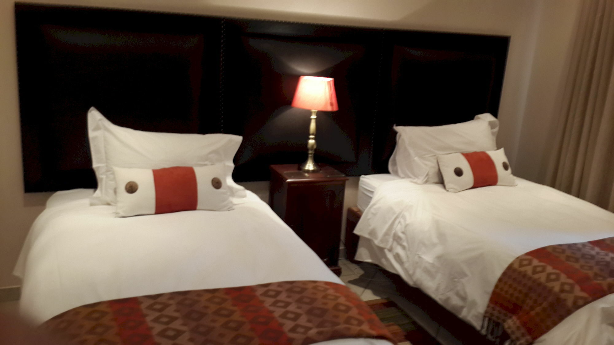 Magaliqua Guest House Noordheuwel 外观 照片